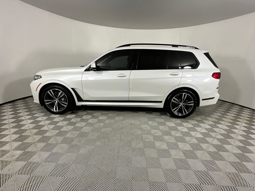 Used 2021 BMW X7 xDrive40i w/ M Sport Package AWD/4WD image 2
