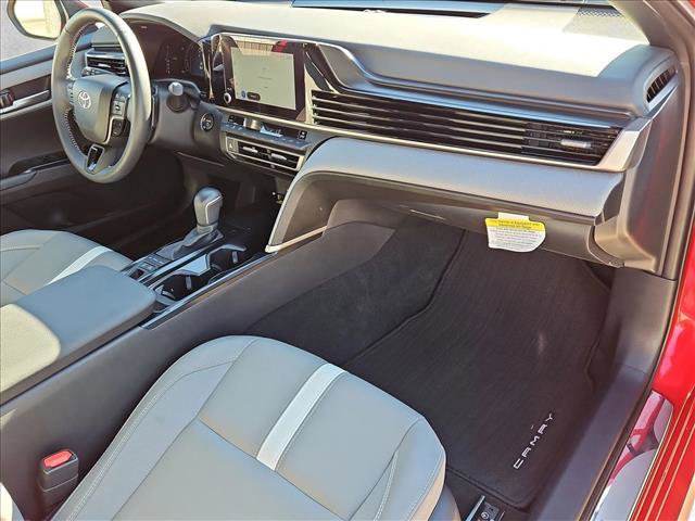 Used 2025 Toyota Camry SE image 18