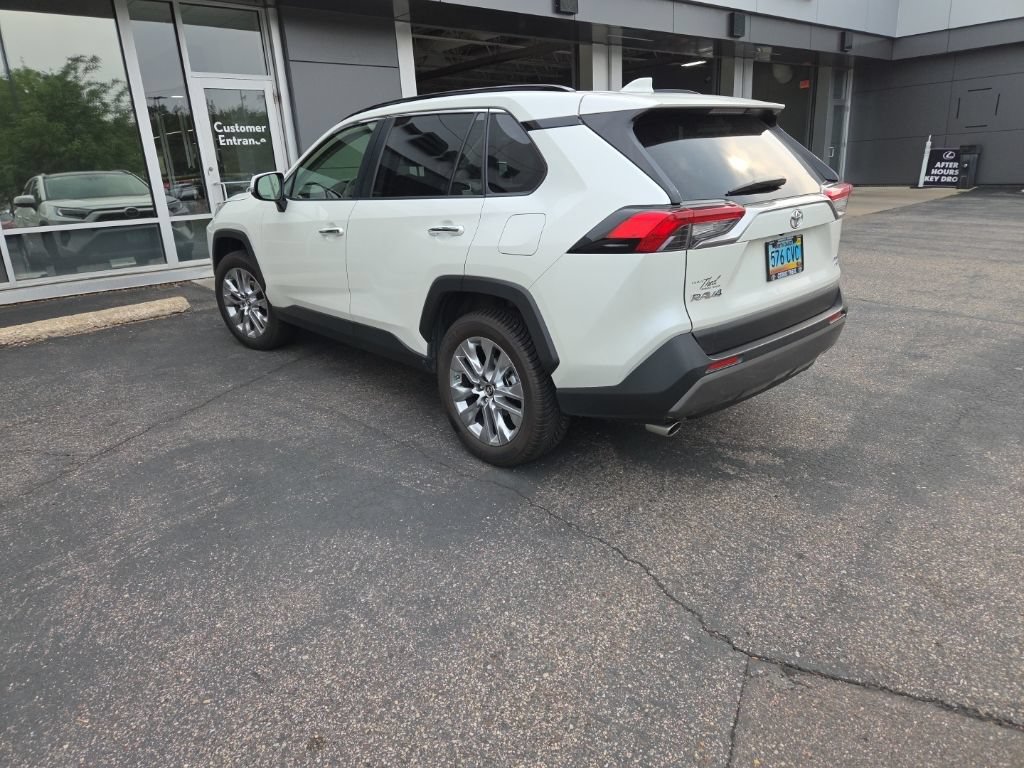 Used 2019 Toyota RAV4 Limited w/ Advanced Technology Package AWD/4WD image 11