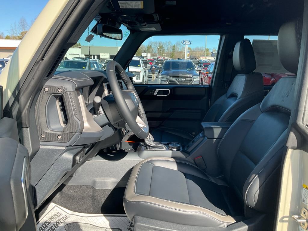 New 2025 Ford Bronco Outer Banks w/ Sasquatch Package image 16