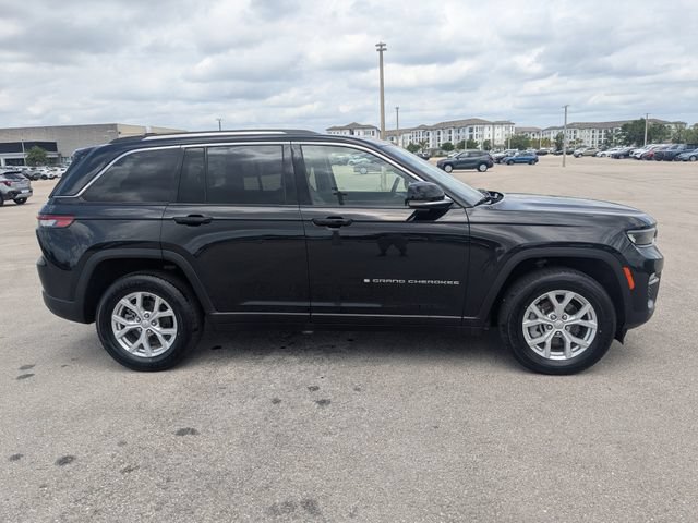 Used 2023 Jeep Grand Cherokee Limited AWD/4WD image 3