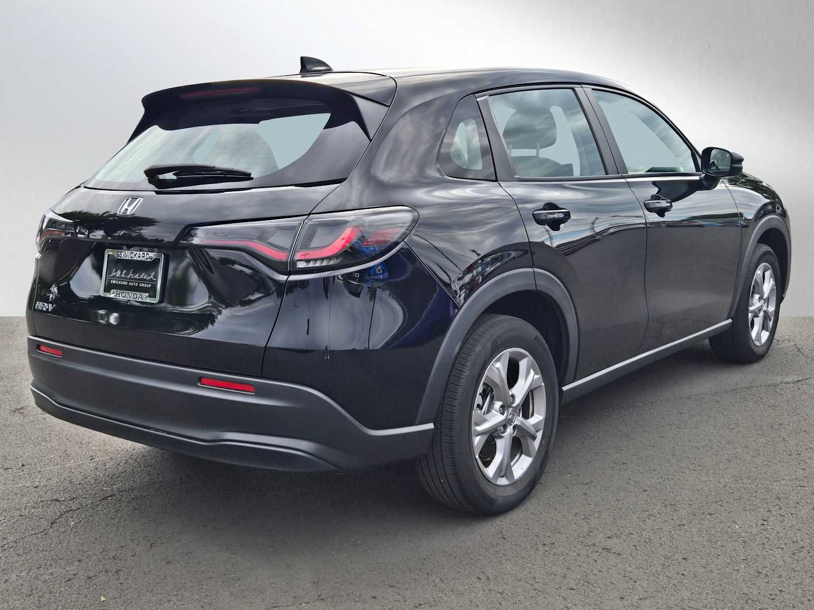 Used 2023 Honda HR-V LX image 3