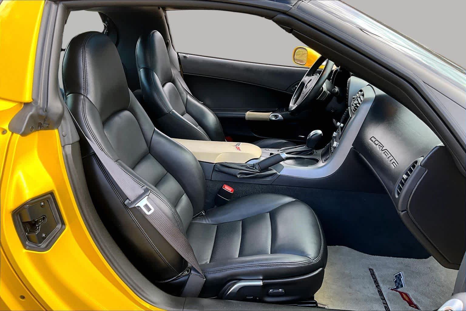 Used 2007 Chevrolet Corvette Coupe w/ Preferred Equipment Group RWD image 8