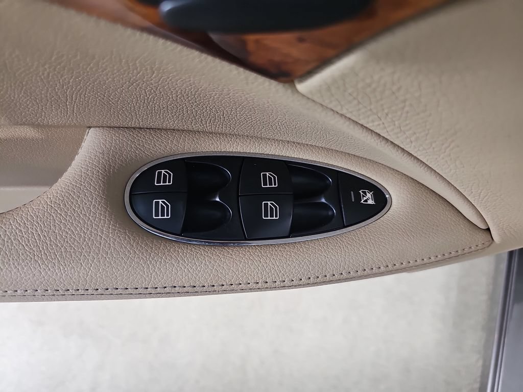 Used 2008 Mercedes-Benz E 350 4MATIC Sedan image 30
