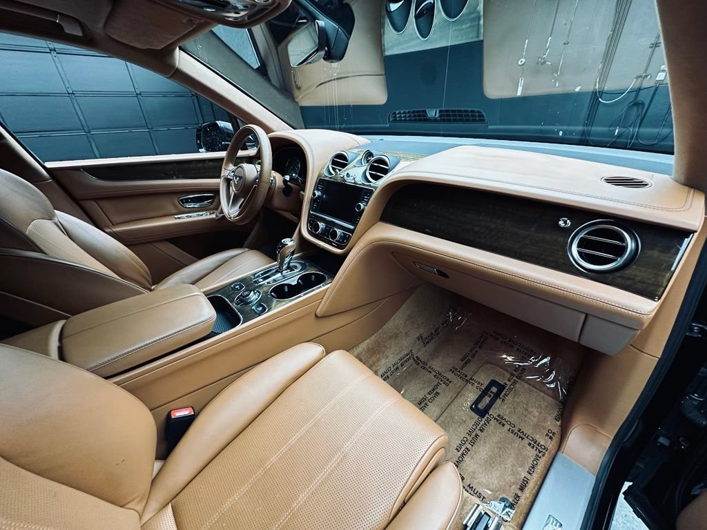 Used 2019 Bentley Bentayga AWD/4WD image 18