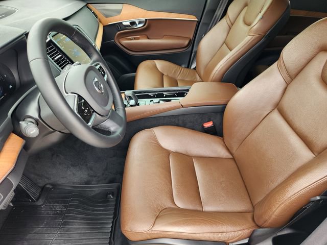 Used 2023 Volvo XC90 B6 Plus w/ Protection Package Premier image 13