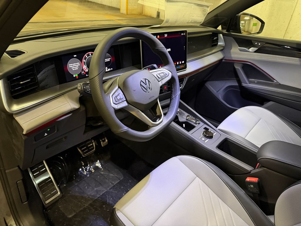 New 2026 Volkswagen Tiguan SE R-Line AWD/4WD image 8
