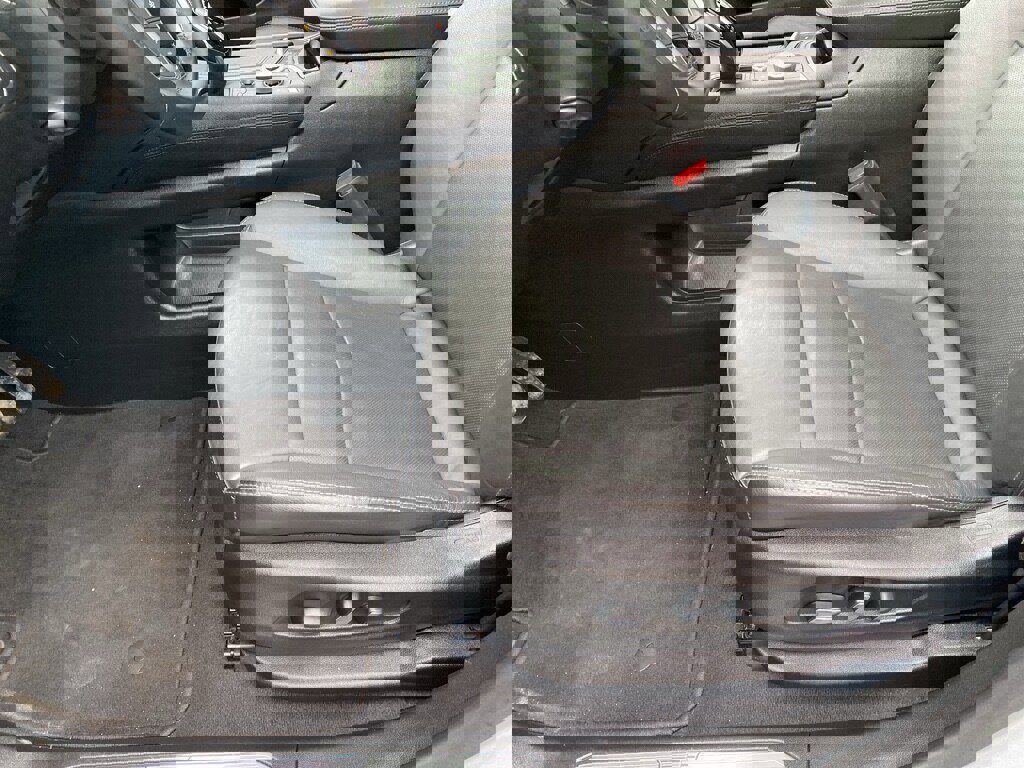 Used 2025 Cadillac XT5 Premium Luxury image 29