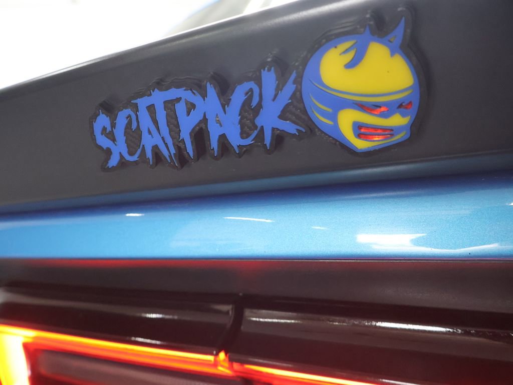 Used 2016 Dodge Challenger R/T Scat Pack w/ Leather Interior Group image 34