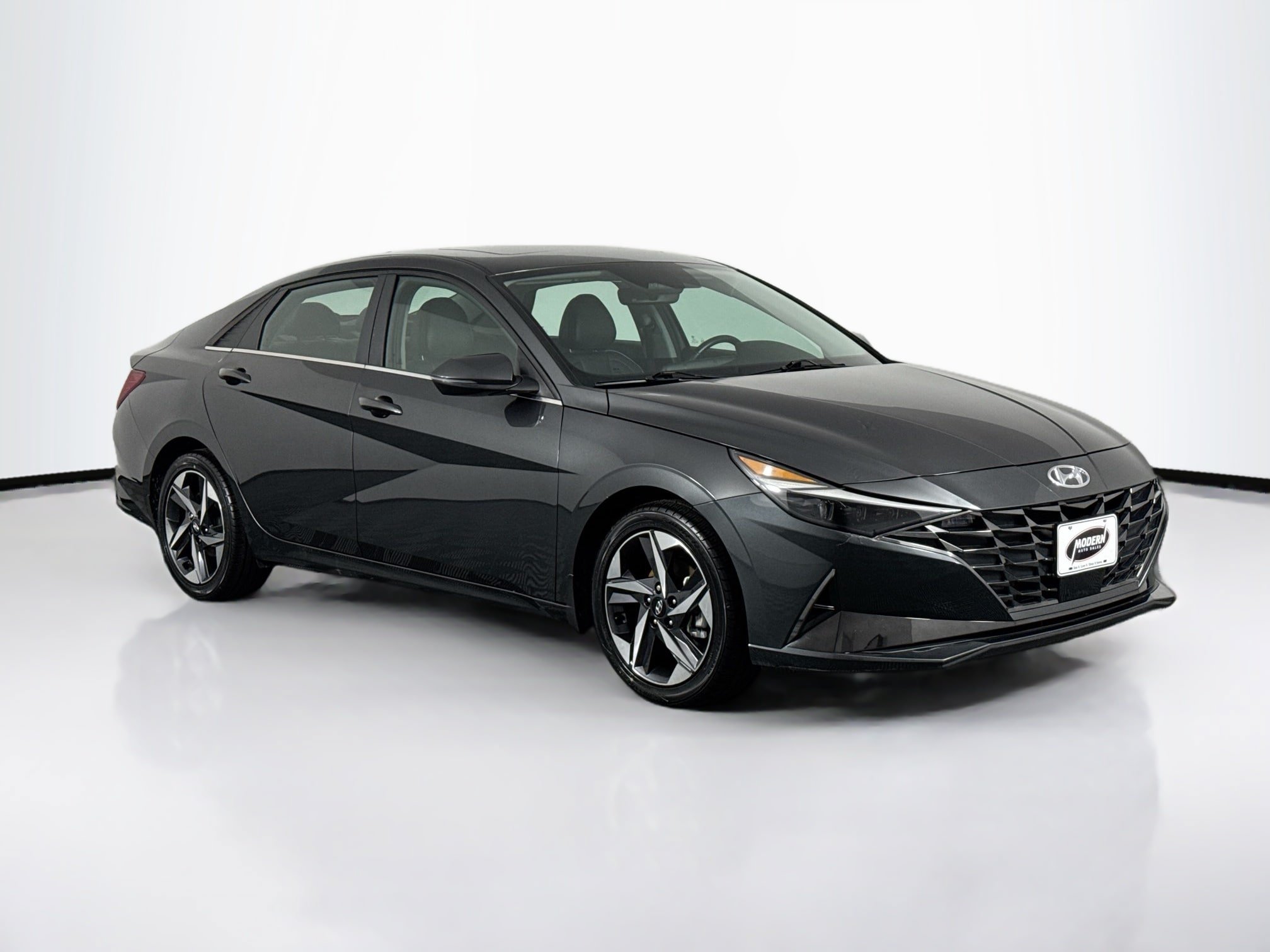 Used 2023 Hyundai Elantra Limited FWD image 2