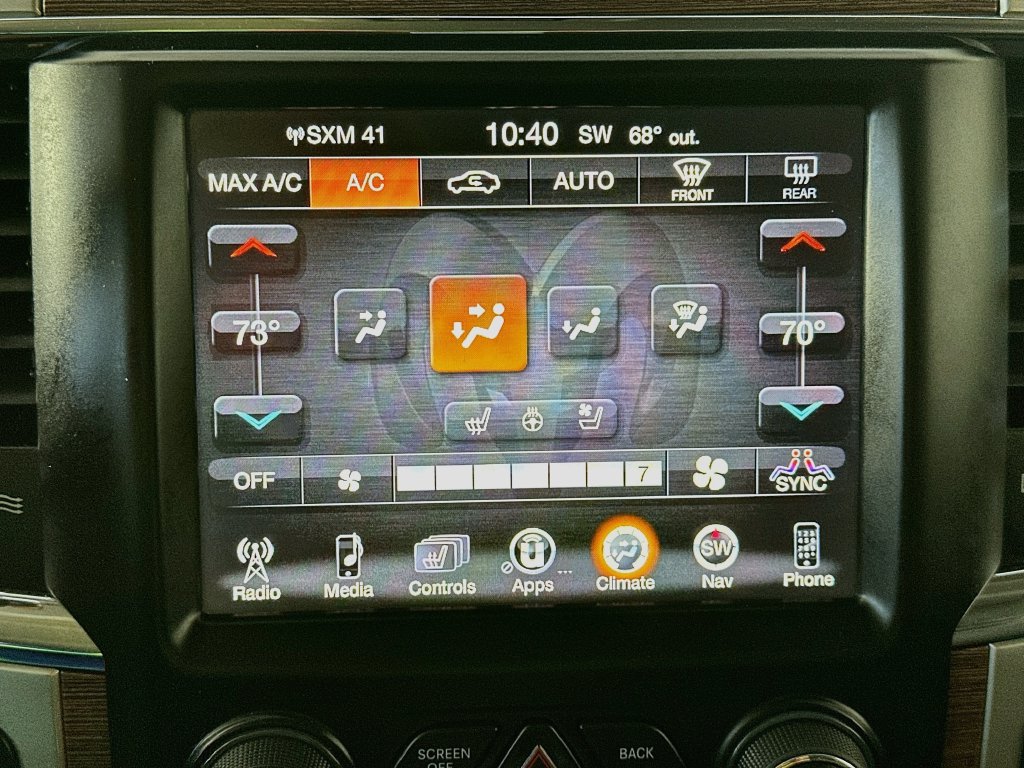 Used 2016 RAM 3500 Laramie w/ Convenience Group AWD/4WD image 18