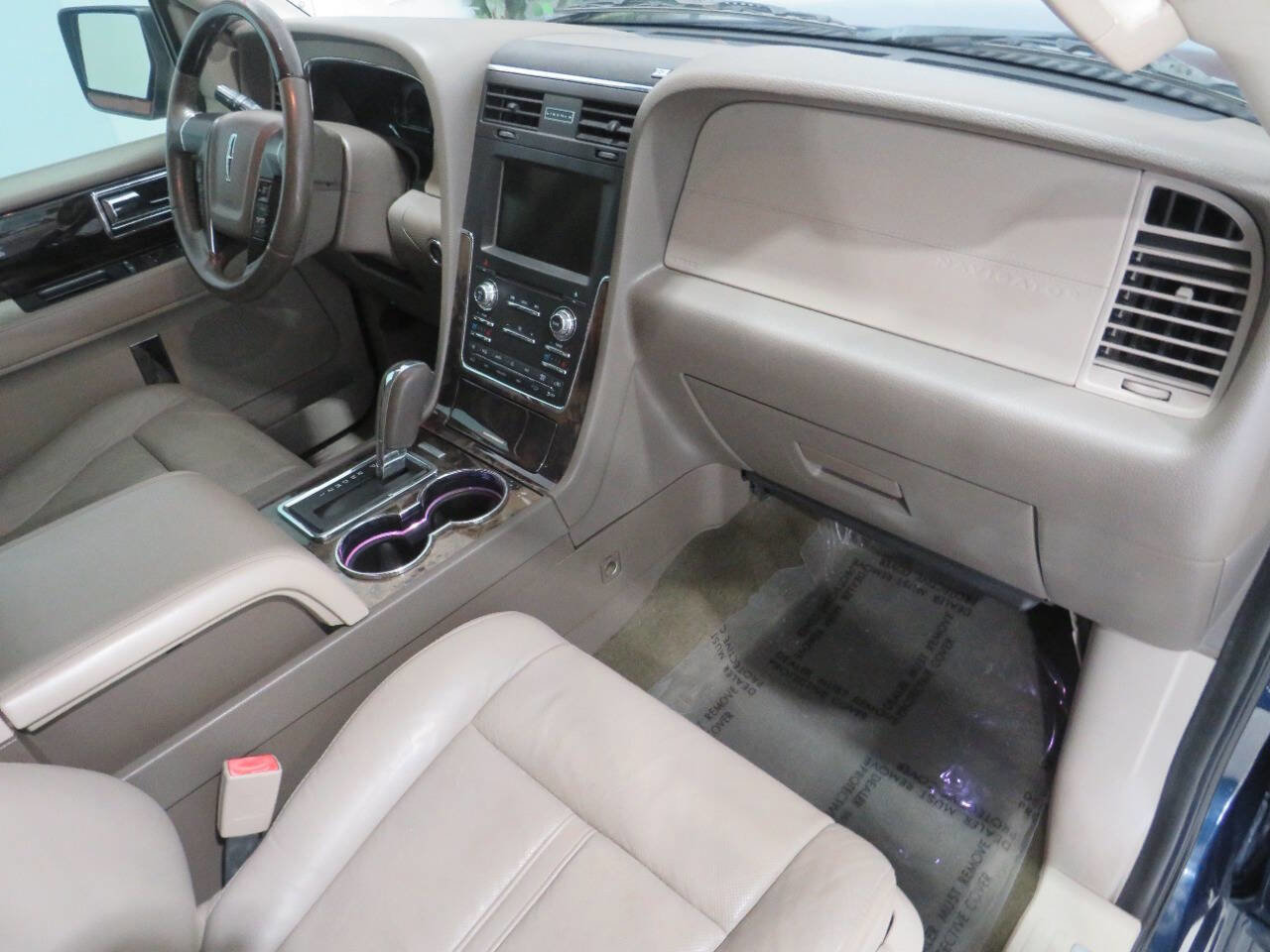 Used 2015 Lincoln Navigator 4WD image 9