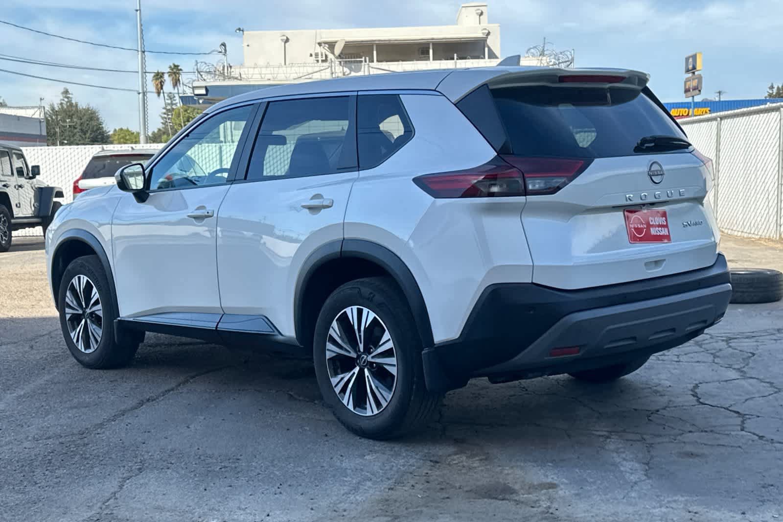 Used 2023 Nissan Rogue SV AWD/4WD image 7