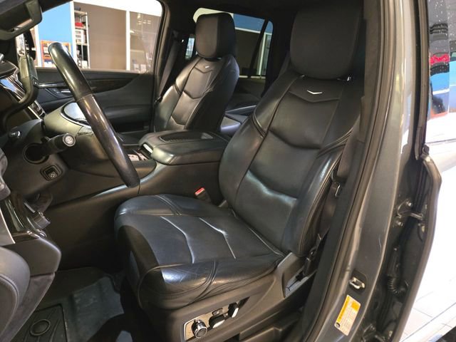 Used 2019 Cadillac Escalade Platinum image 11