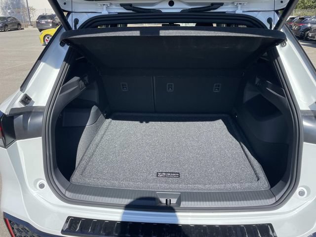 New 2026 Volkswagen Tiguan SE R-Line FWD image 25