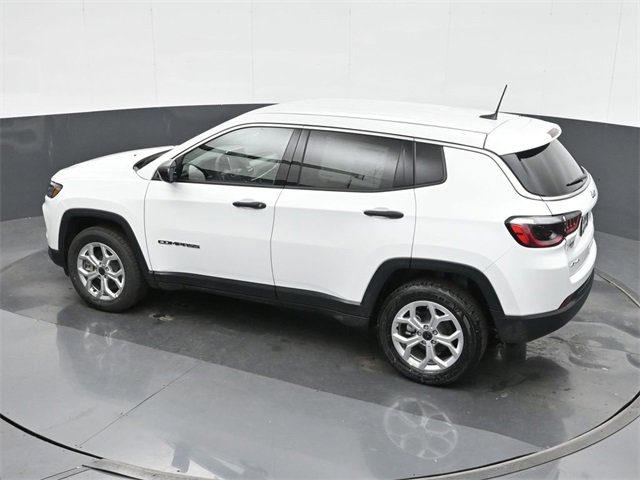 Used 2025 Jeep Compass Sport image 25