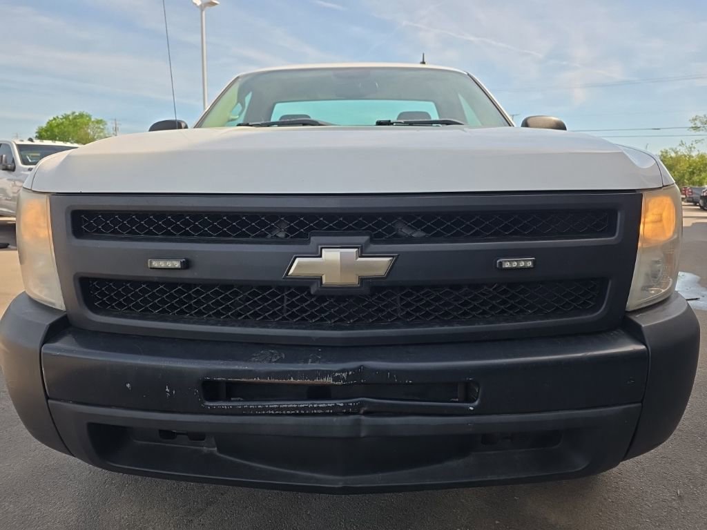 Used 2009 Chevrolet Silverado 1500 W/T RWD image 2