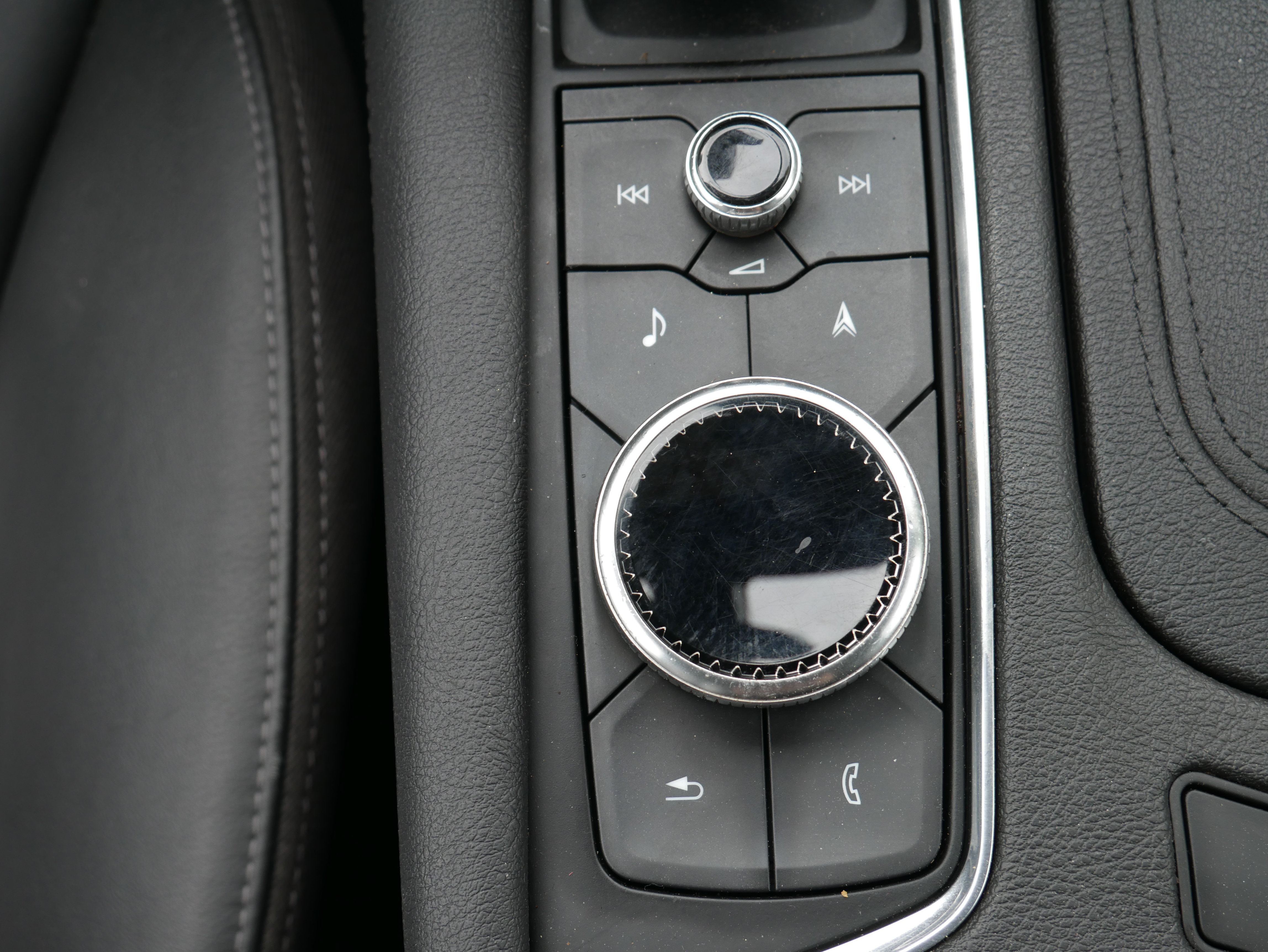 Used 2020 Cadillac XT6 Sport AWD/4WD image 26