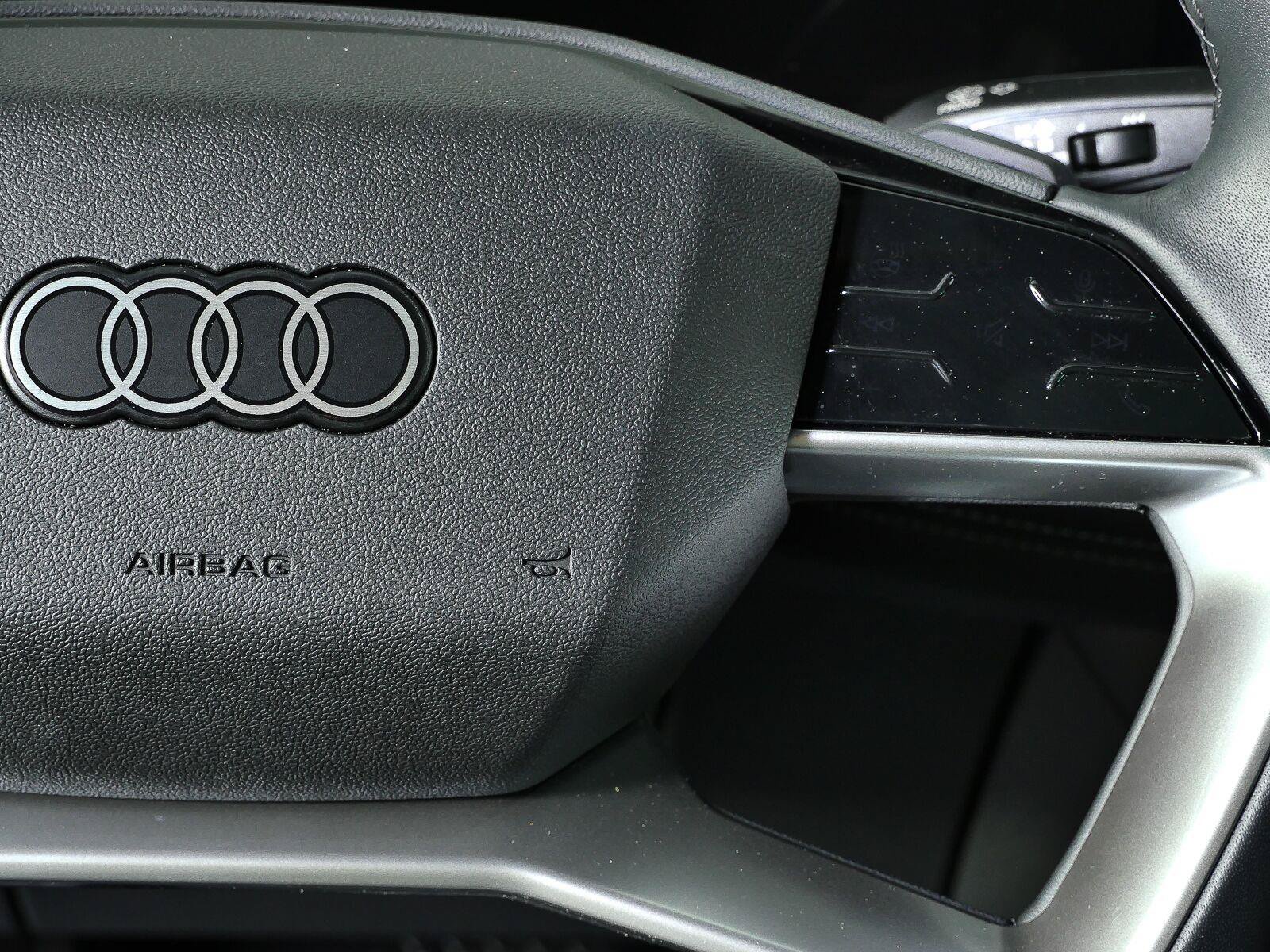 Used 2025 Audi Q6 e-tron Prestige w/ Black Warm Weather Package AWD/4WD image 12