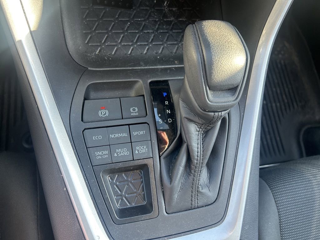 Used 2023 Toyota RAV4 LE image 26