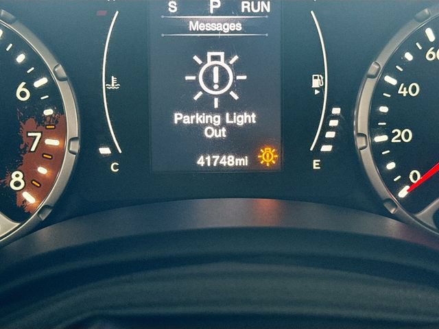 Used 2016 Jeep Renegade 75th Anniversary AWD/4WD image 13