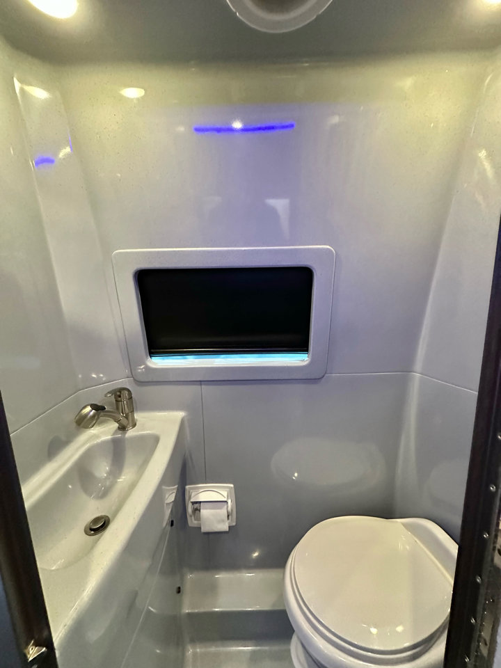 Used 2024 Mercedes-Benz Sprinter 3500 image 51