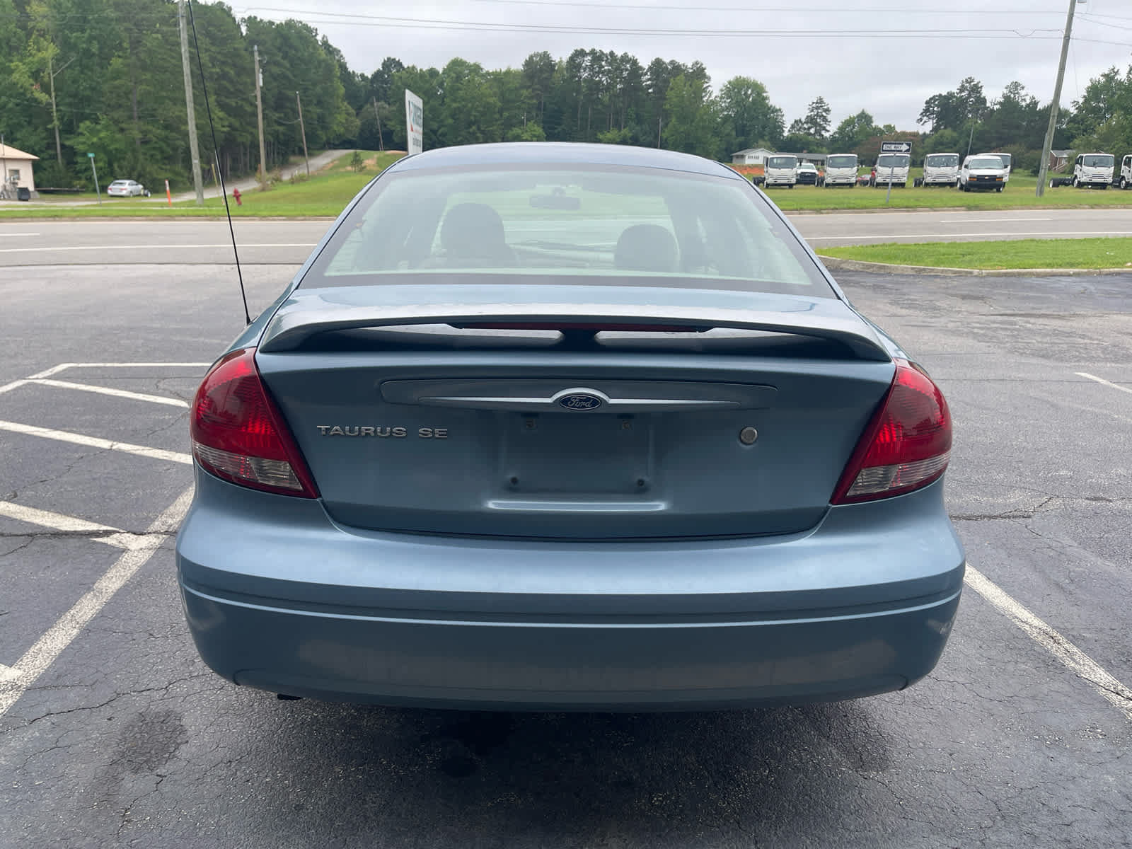 Used 2005 Ford Taurus SE FWD image 6