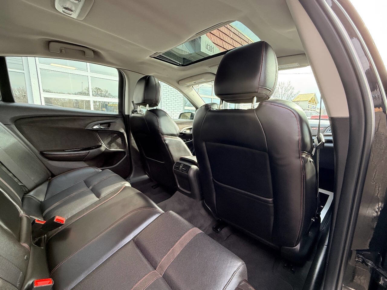 Used 2014 Chevrolet SS image 35