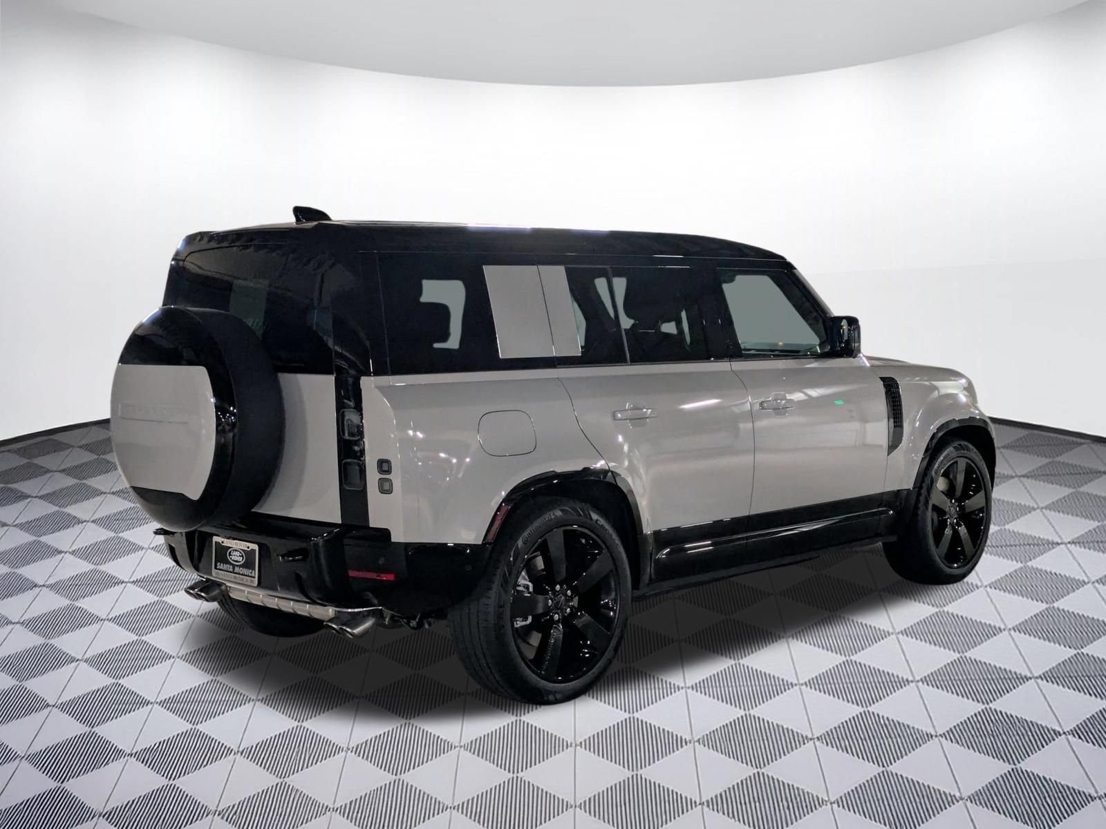 New 2026 Land Rover Defender 110 X-Dynamic SE AWD/4WD image 9