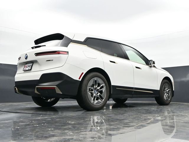 Used 2023 BMW iX xDrive50 AWD/4WD image 43