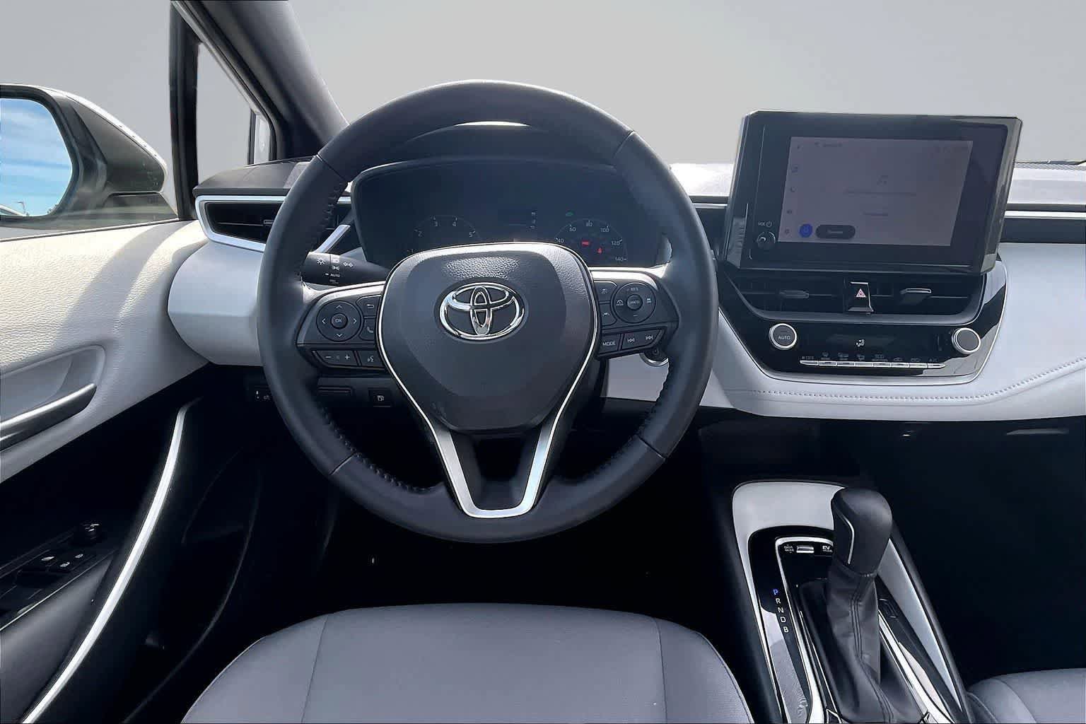 Used 2025 Toyota Corolla SE FWD image 15