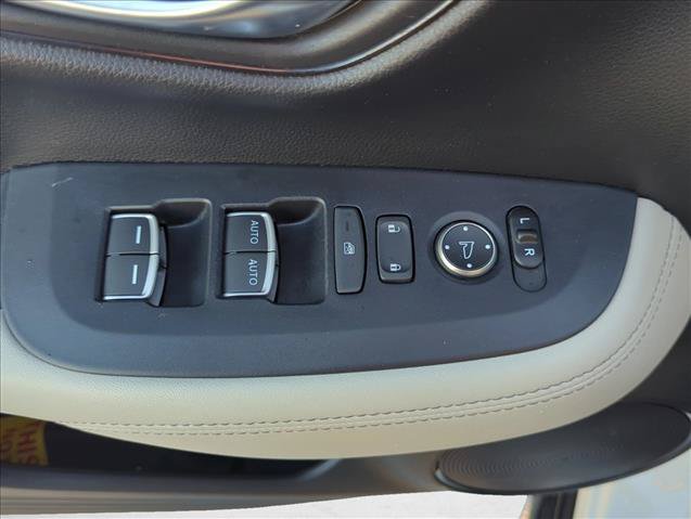 Used 2024 Honda HR-V EX-L image 8