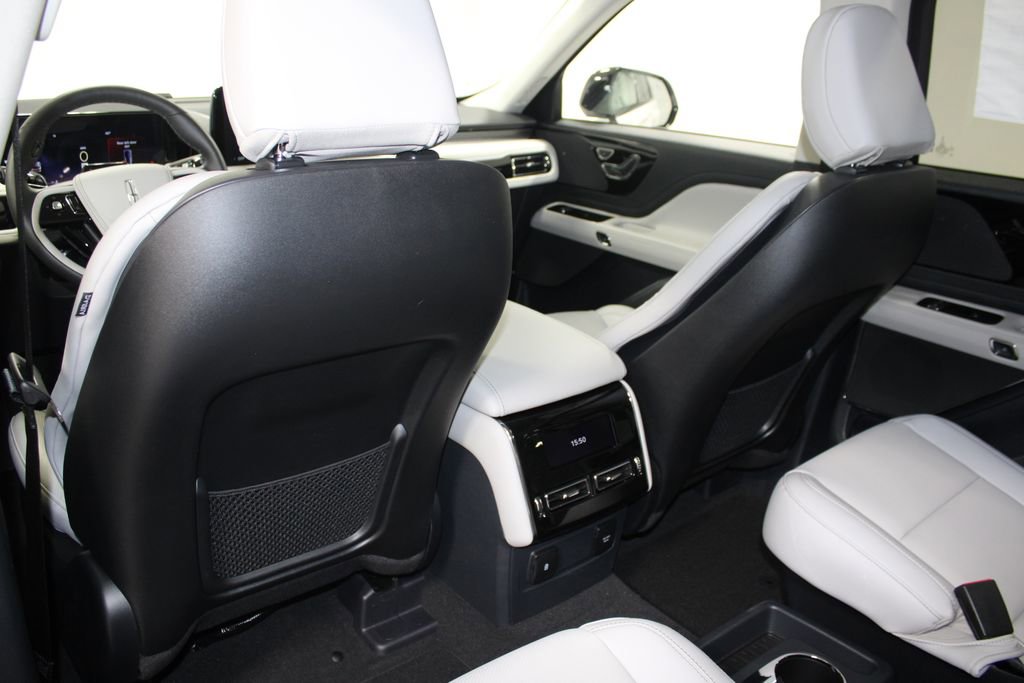 New 2026 Lincoln Aviator 2WD w/ Jet Appearance Package image 27