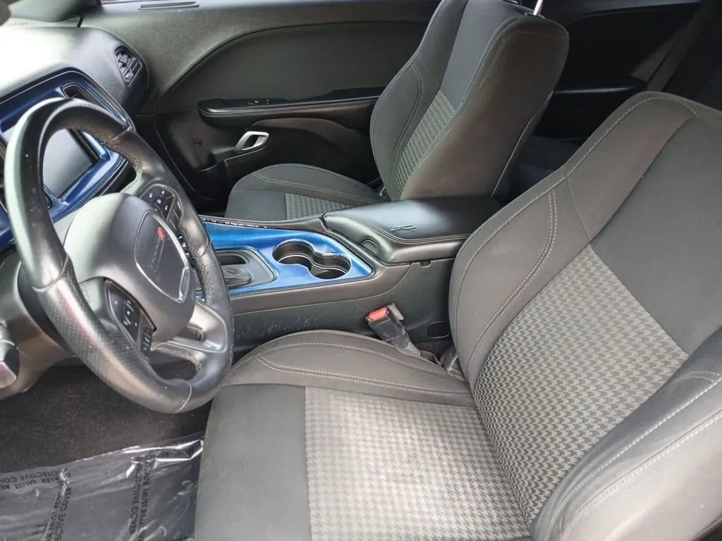 Used 2019 Dodge Challenger SXT w/ Blacktop Package RWD image 10