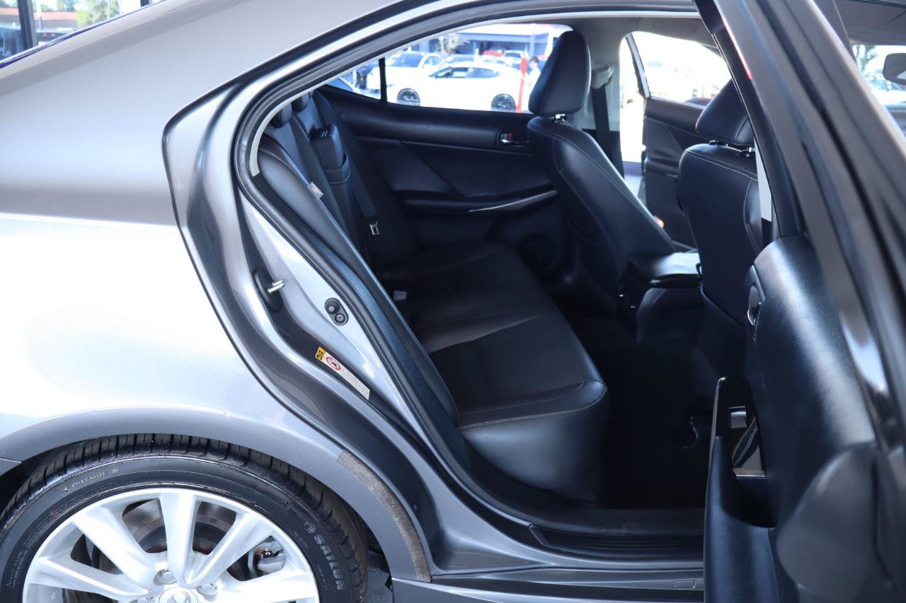 Used 2016 Lexus IS 200t RWD image 32
