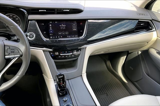 Used 2023 Cadillac XT6 Premium Luxury AWD/4WD image 15