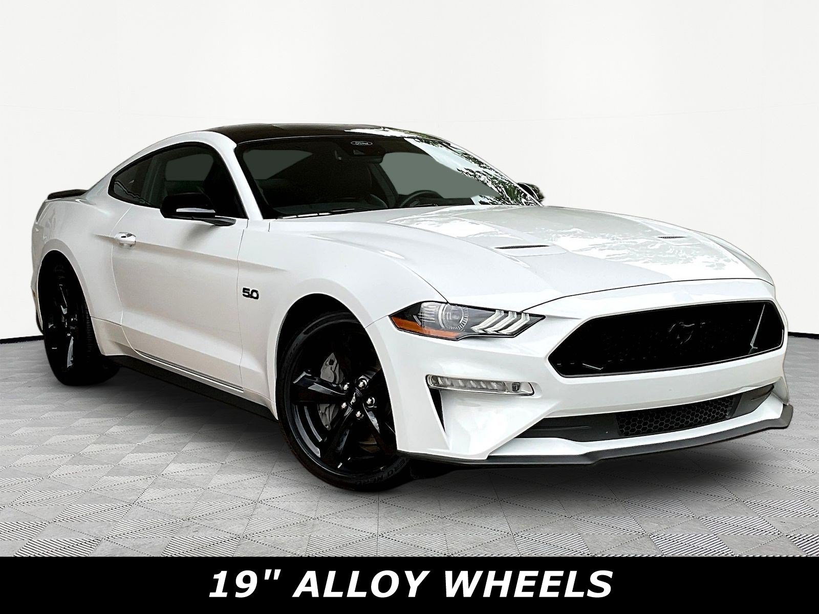 Used 2021 Ford Mustang GT Premium w/ Black Accent Package RWD image 3