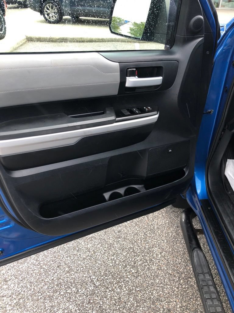 Used 2018 Toyota Tundra Limited w/ Limited Premium Package AWD/4WD image 28