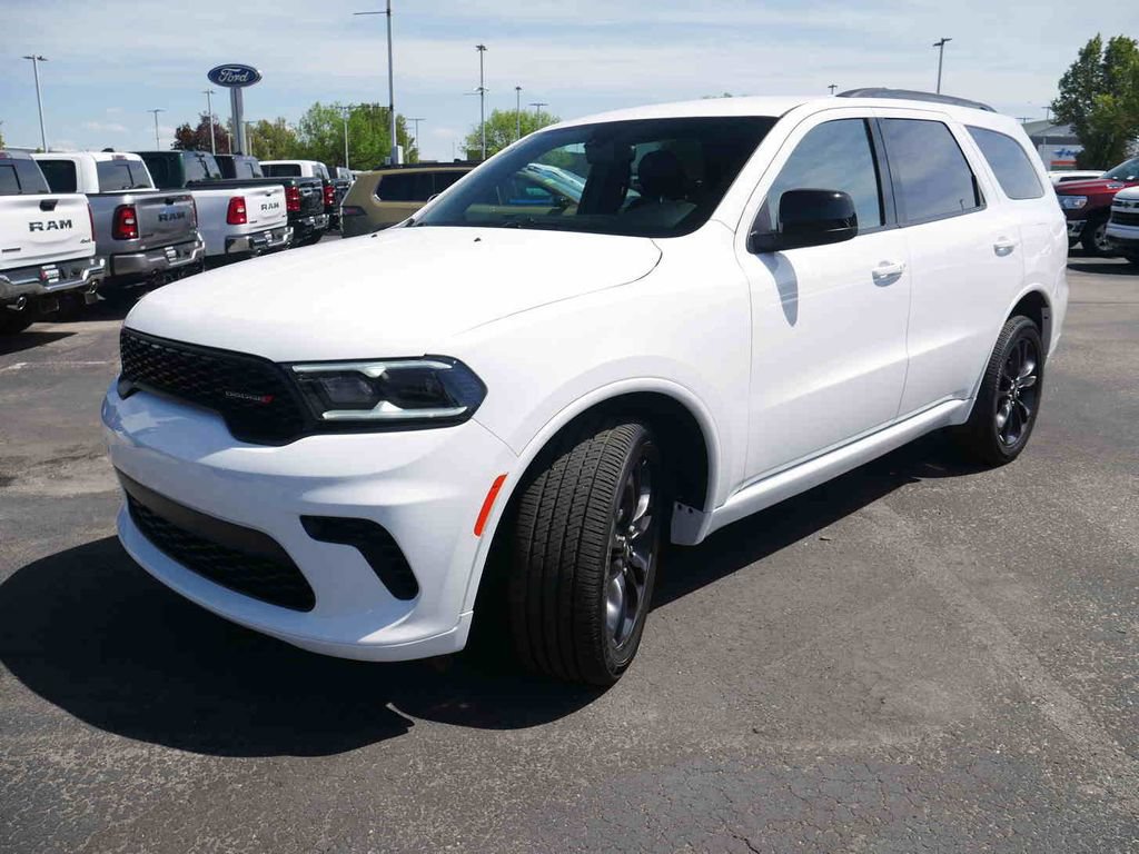 Used 2025 Dodge Durango GT w/ Blacktop Package AWD/4WD image 4