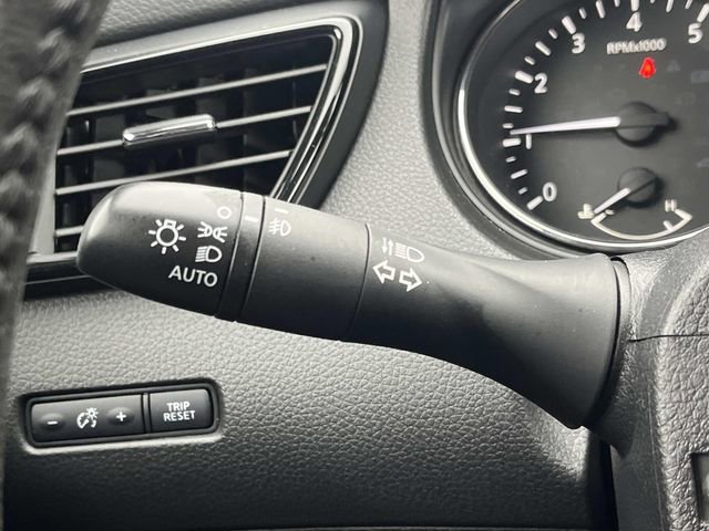 Used 2019 Nissan Rogue SV w/ Premium Package image 30