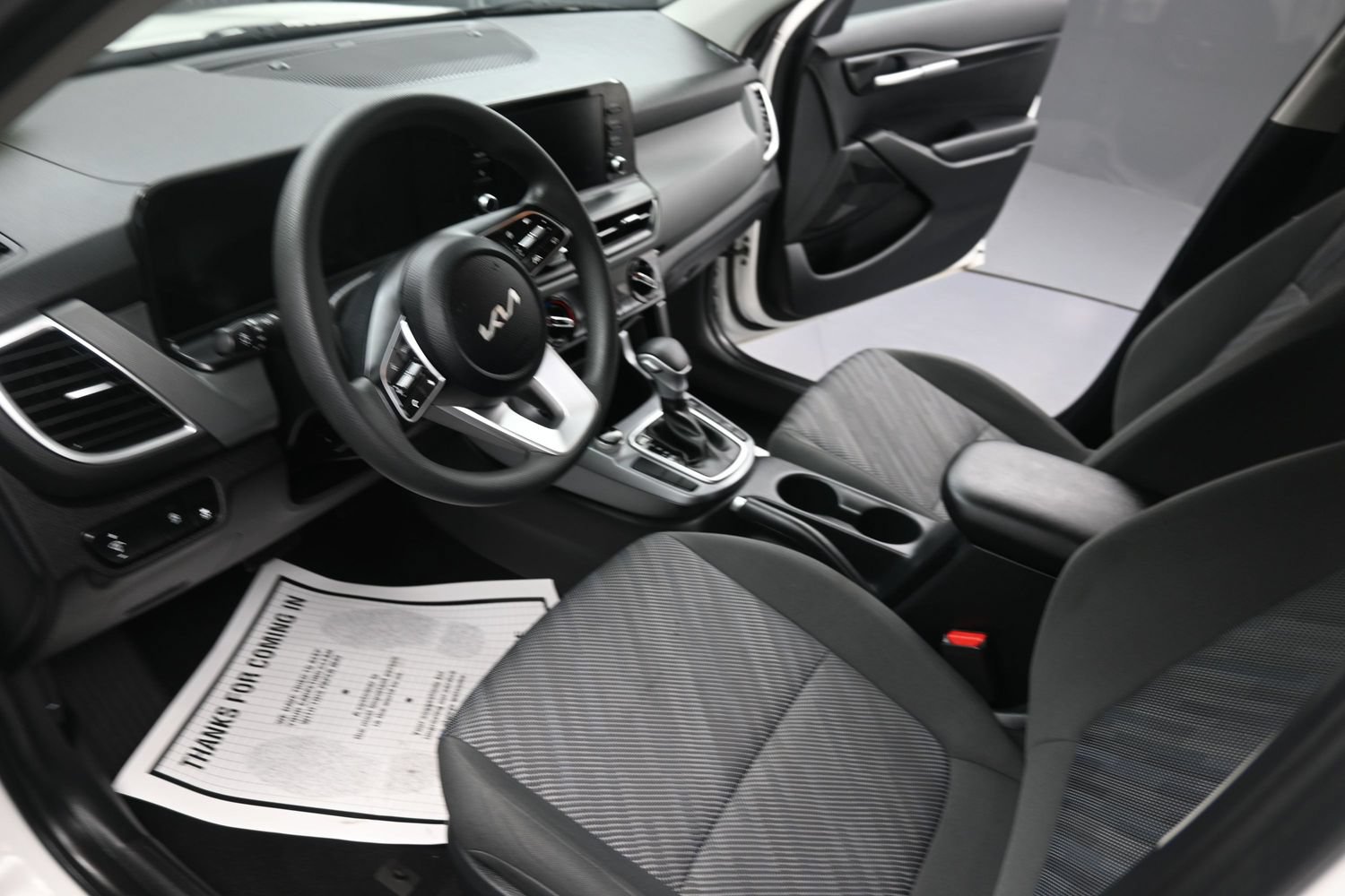 Used 2024 Kia Seltos LX AWD/4WD image 17
