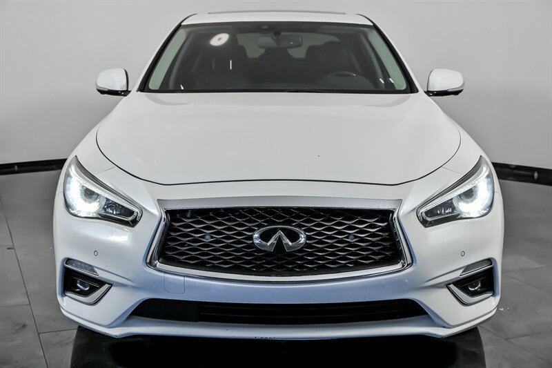 Used 2020 INFINITI Q50 Luxe w/ Essential Package (3.0T Luxe) AWD/4WD image 4