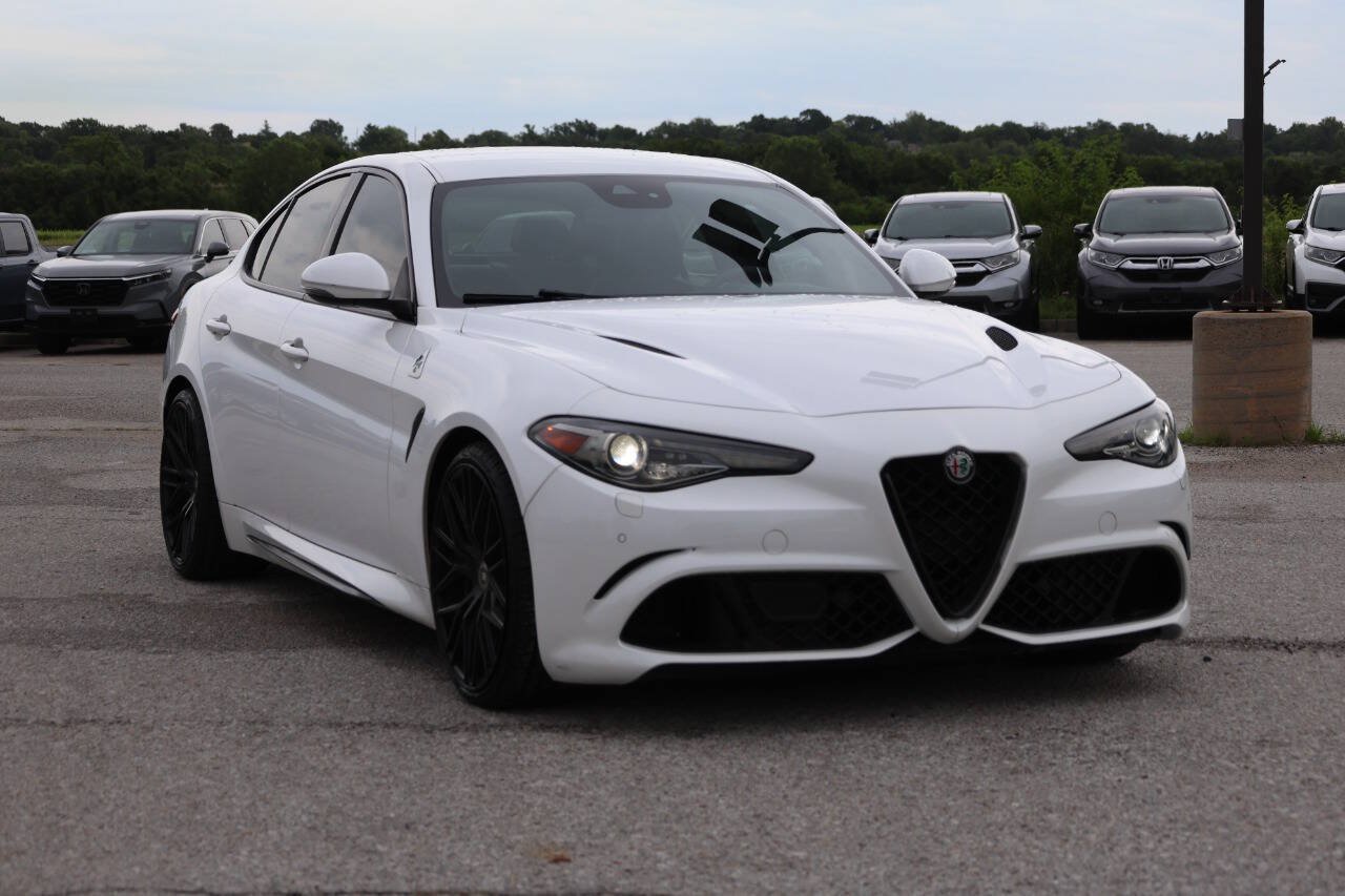 Used 2017 Alfa Romeo Giulia Quadrifoglio RWD image 4