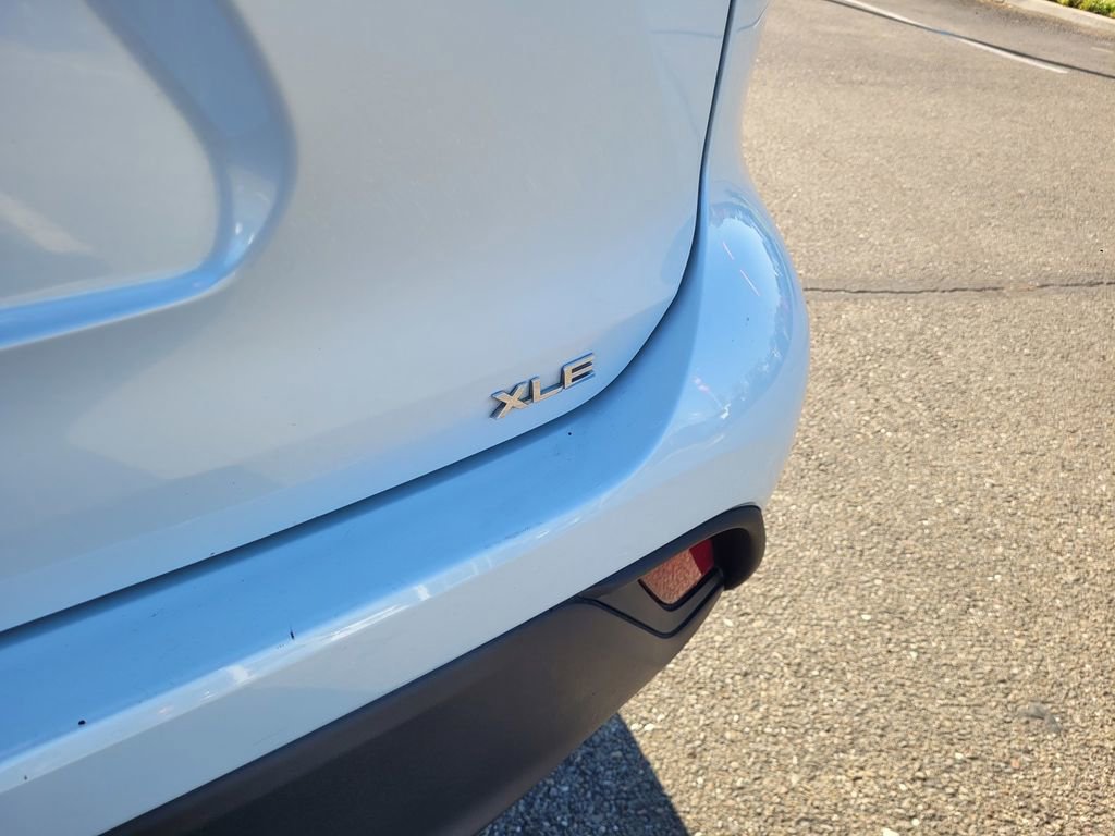 Used 2022 Toyota Highlander XLE FWD image 7