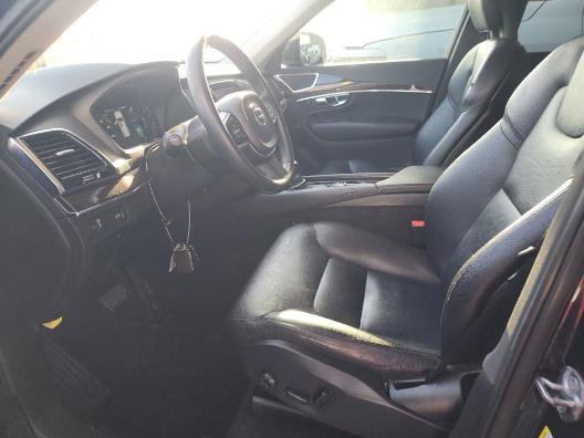 Used 2016 Volvo XC90 T6 Momentum w/ Momentum Plus Package AWD/4WD image 4