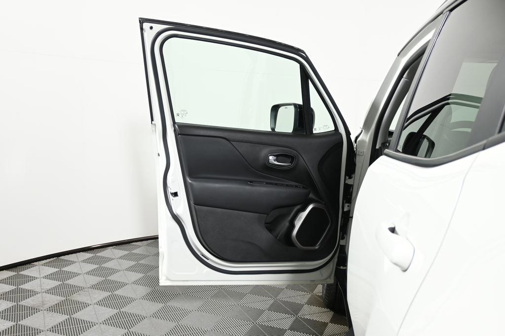 Used 2022 Jeep Renegade Limited w/ Sun, Sound & Wheels Group image 29