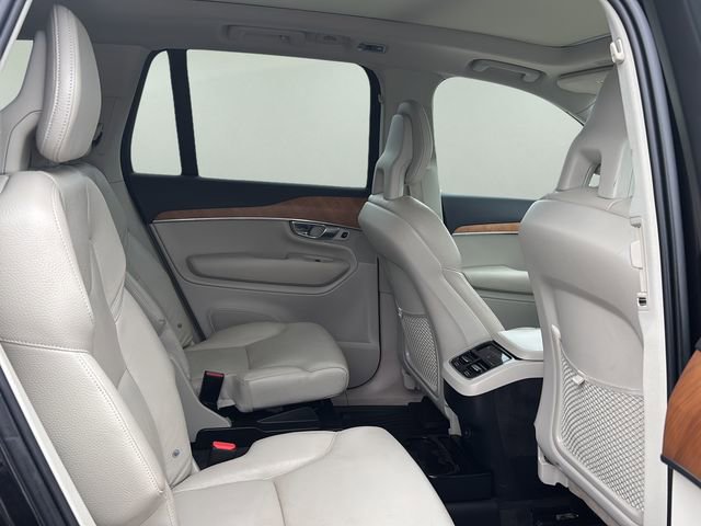 Used 2021 Volvo XC90 T6 Momentum w/ Advanced Package AWD/4WD image 12
