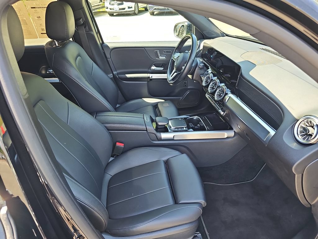 Used 2023 Mercedes-Benz GLB 250 4MATIC image 10
