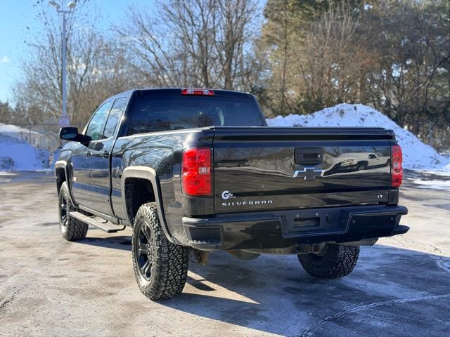 Used 2017 Chevrolet Silverado 1500 LT w/ Midnight Edition image 5