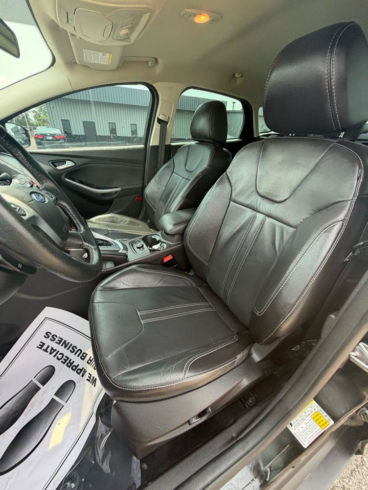 Used 2014 Ford Focus Titanium FWD image 20
